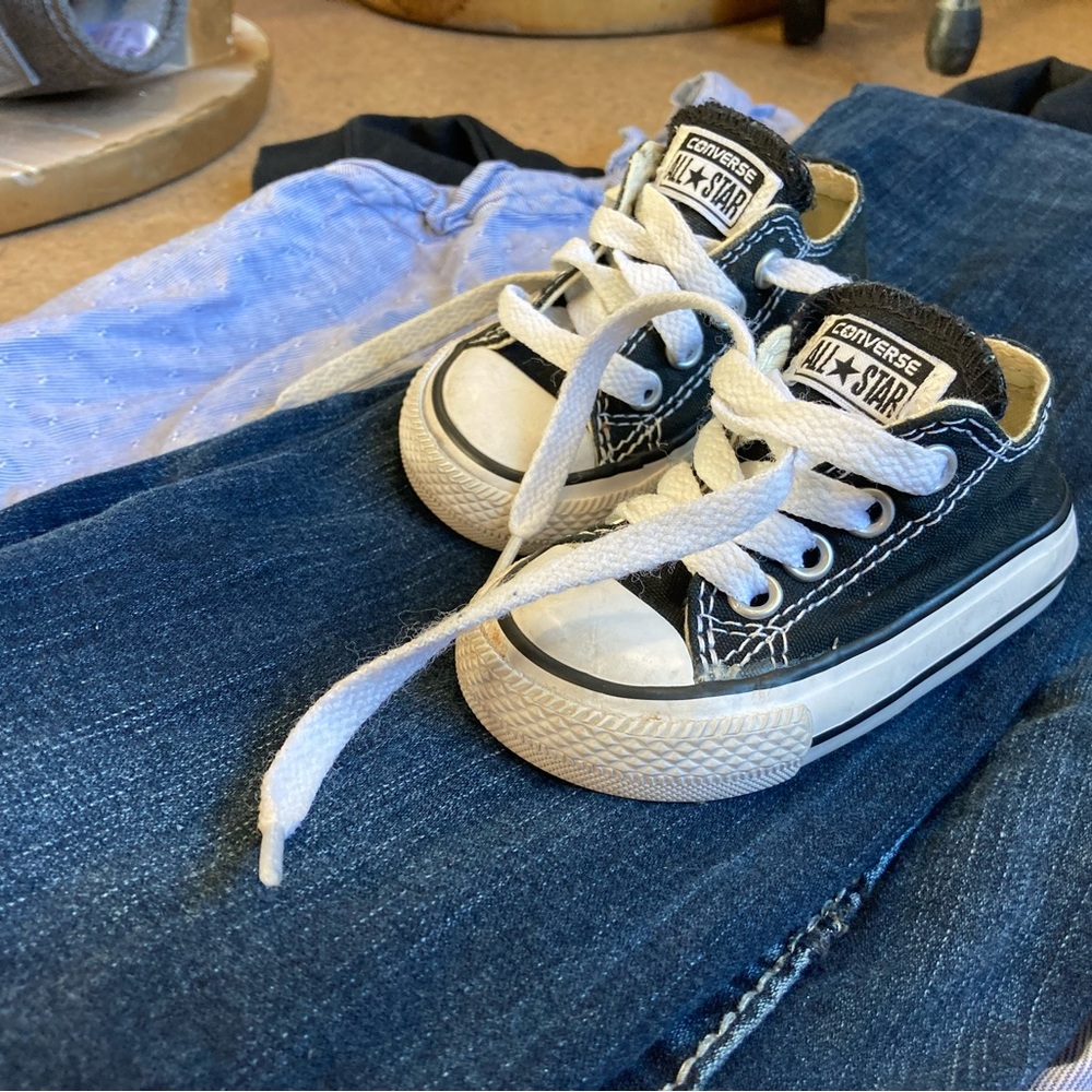 CONVERSE black low cut size 3C